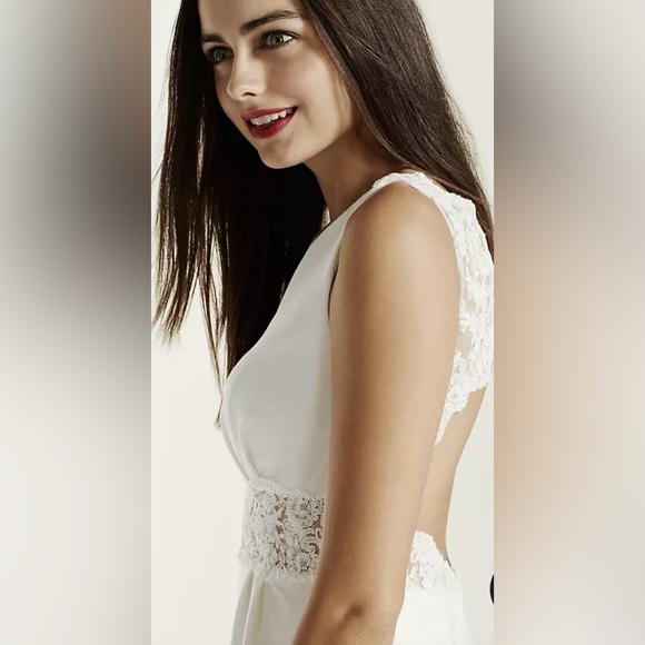 Jersey Sheath Keyhole Backless Wedding Dress - Picture 3 of 9